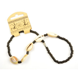 Collana in legno e conchiglia