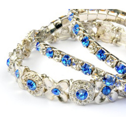 Tris di bracciali con strass azzurro chiaro